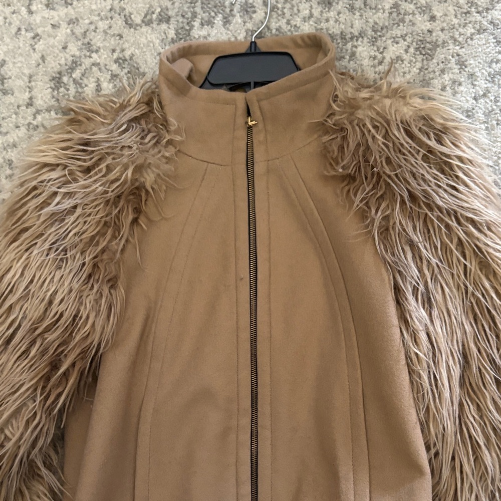 Zara Beige Jacket with Faux Fur Sleeves Unique Statement Piece XL - Picture 4 of 5